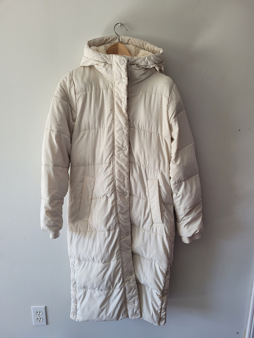 Abercrombie & Fitch Ultra Puffer Jacket - Cream - Size M